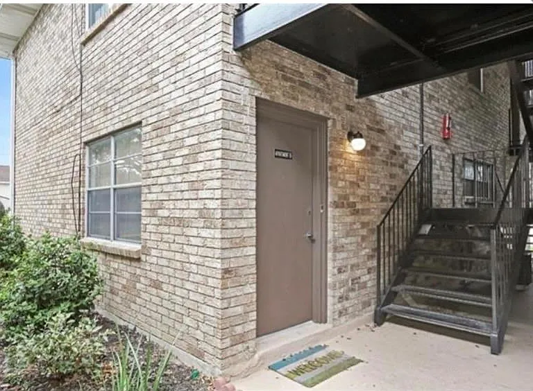 4401 Yale St #B — Photo 2