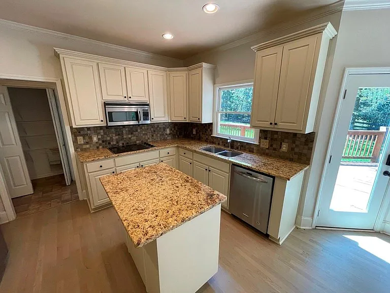 510 Stonebrook Farms Dr — Photo 6