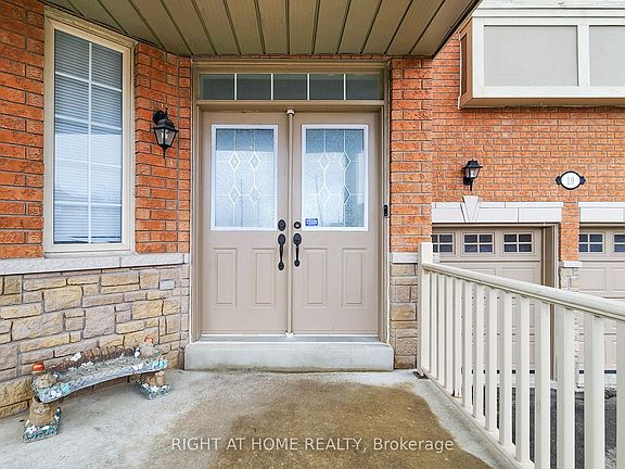 3rd image of 19 Robert Grundy Rd