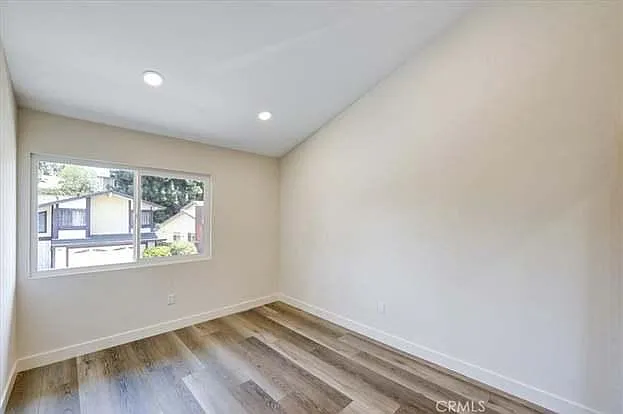 207 Saddle Dr — Photo 4