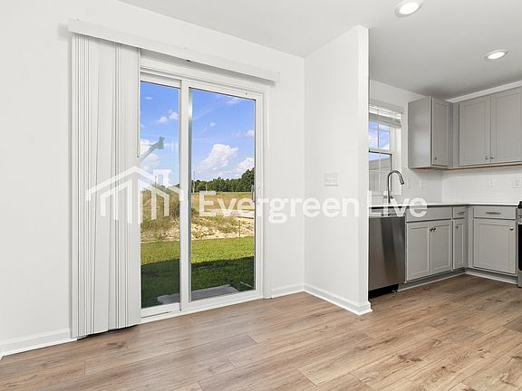 5th image of 323 Livesey Ln