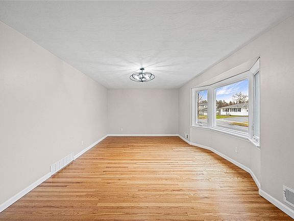 5th image of 276 Wahl Rd