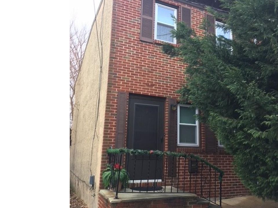 2nd image of 1300 Linden St