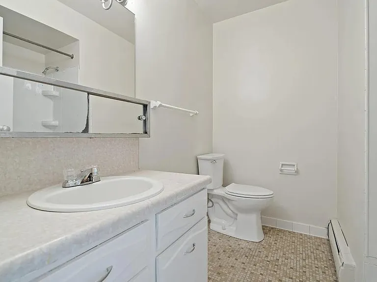 515 Riverview Dr #204 — Photo 14