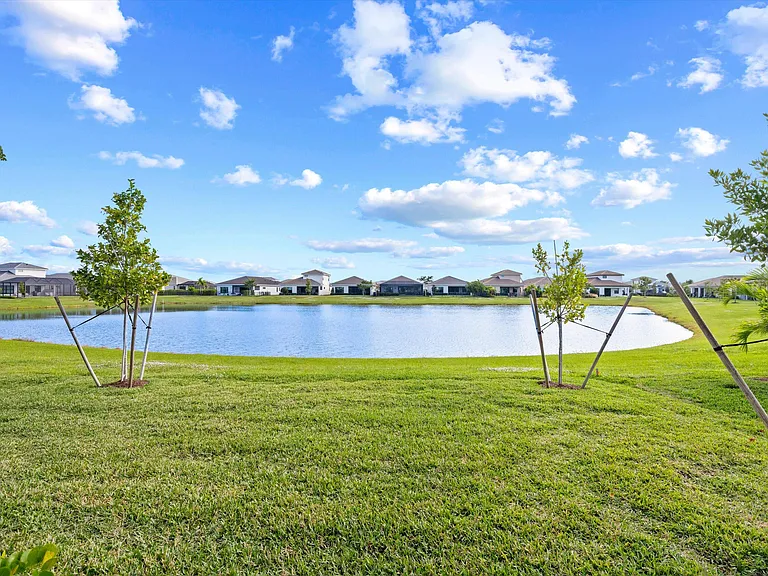 4823 Saint Armands Way — Photo 24