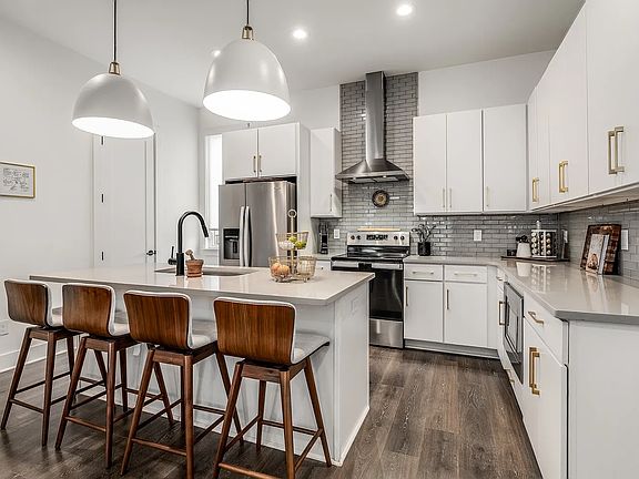 kitchen, all appliances included