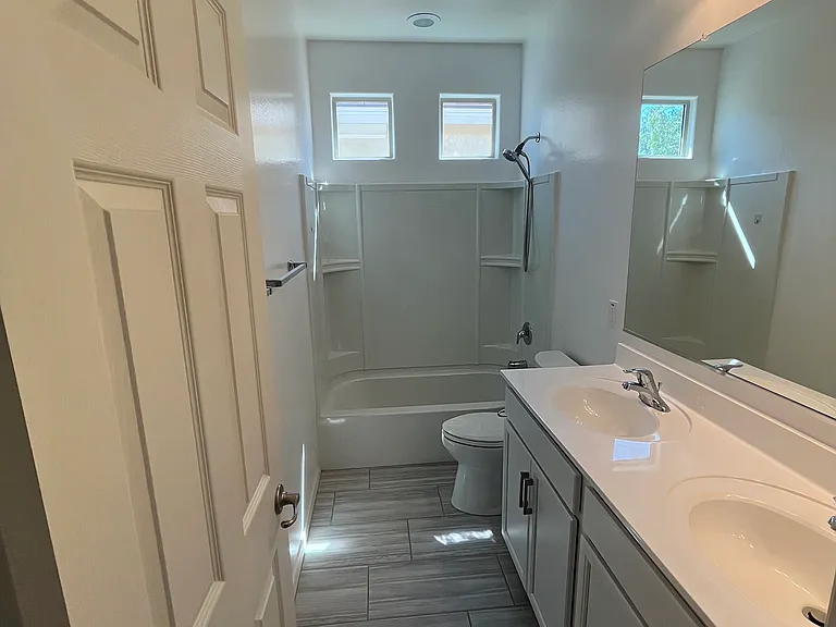 21013 W Almeria Rd — Photo 11
