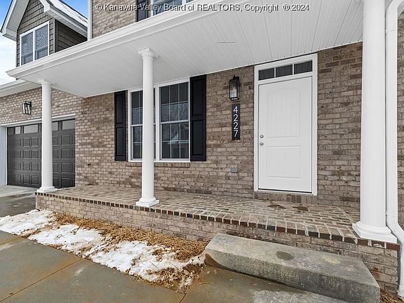 3rd image of 4227 Fairway Dr