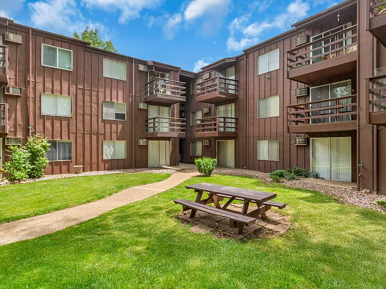 The Cove Apartments — Photo 16