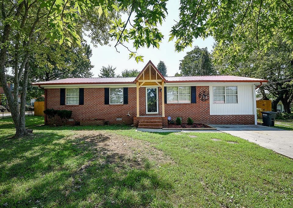1st image of 2745 Vance Dr NW