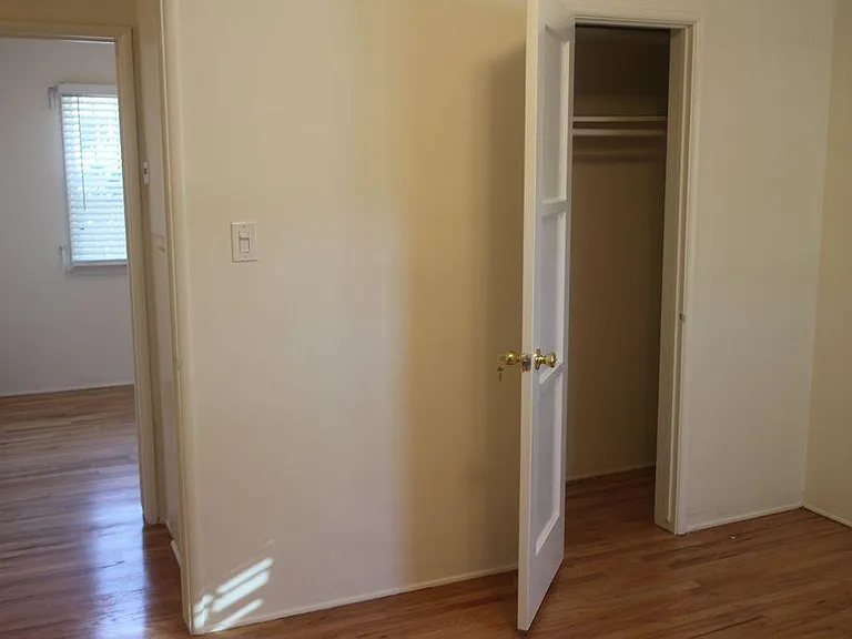 3804 Minerva Ave — Photo 17