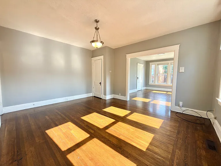 1815 Clarion Ave — Photo 5