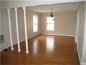 3rd image of 310 Crescent Dr