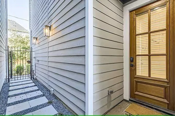 1528 Chestnut St — Photo 2