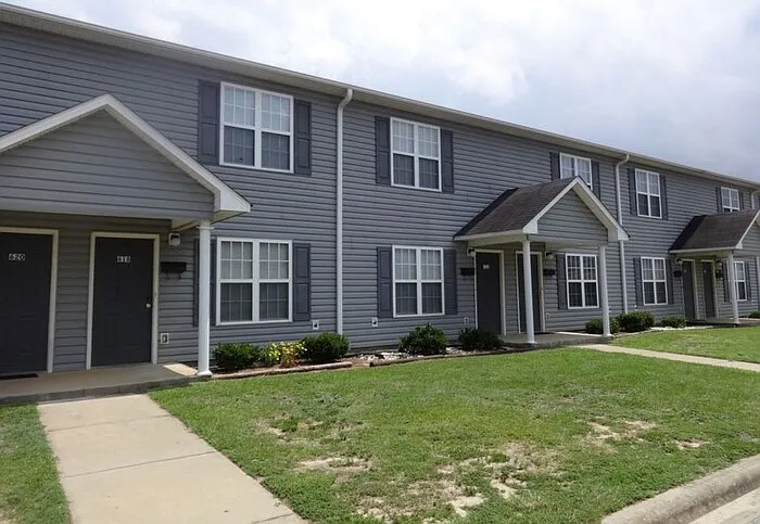 919 Pedro Dr — Photo 1