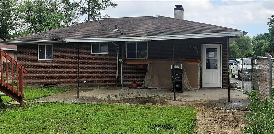 2nd image of 2498 Mann Dr
