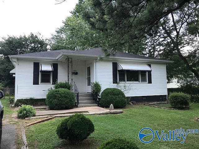 1st image of 1002 Carolyn St