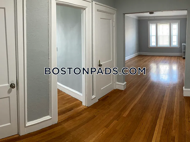 9 Park Vale Ave #12 — Photo 2