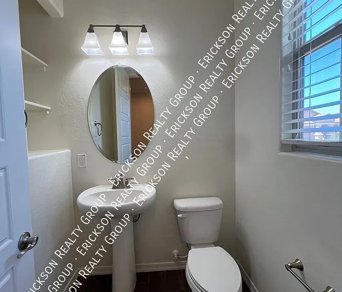 4621 W Kirkland Ave — Photo 8