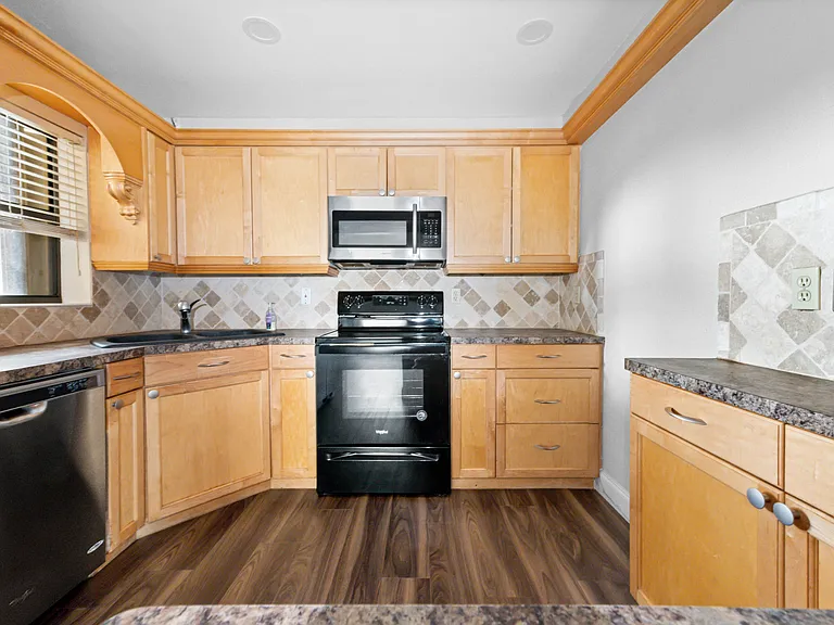 3757 Cocoplum Cir #3567 — Photo 8