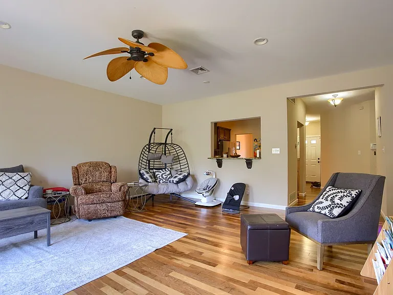 690 Stoverdale Rd — Photo 13