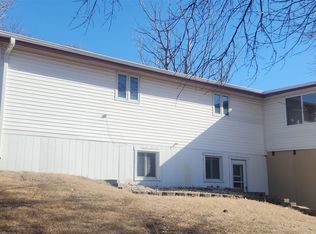 1819 N Foster St, Mitchell, SD 57301