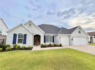 1946 S River Meadows Dr, Fayetteville, AR 72701