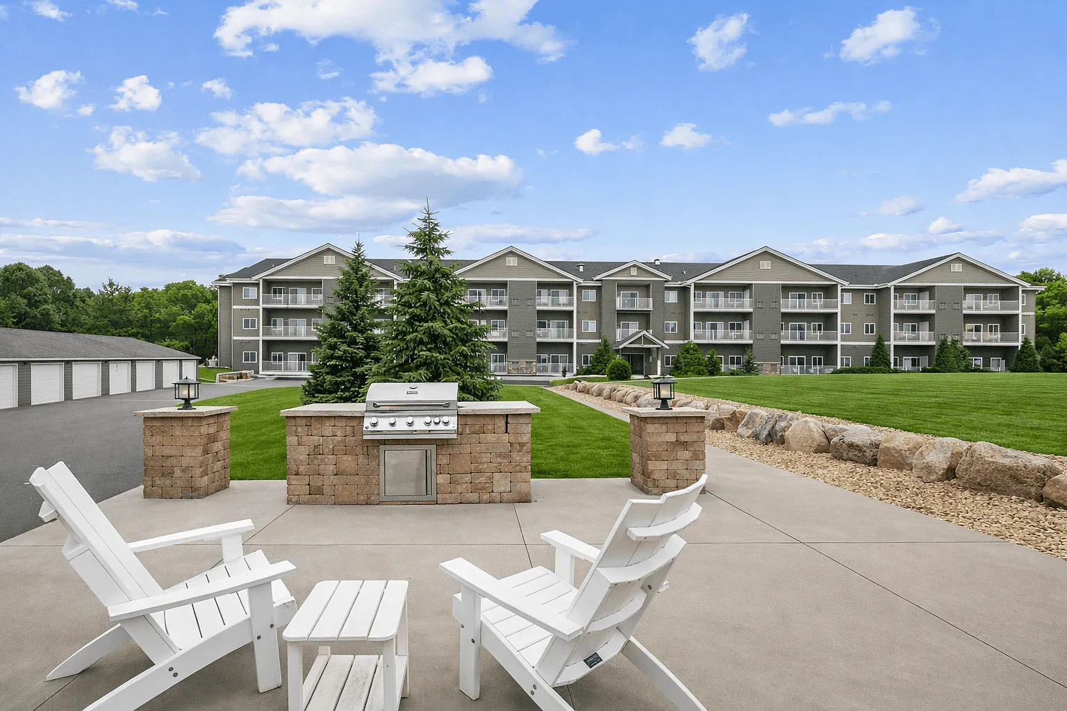 Lake Ridge Apartments — Photo 2