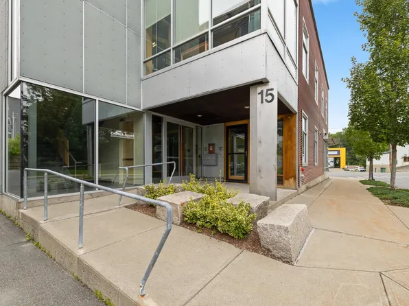 15 Railroad Row #2C2, Hartford, VT 05001