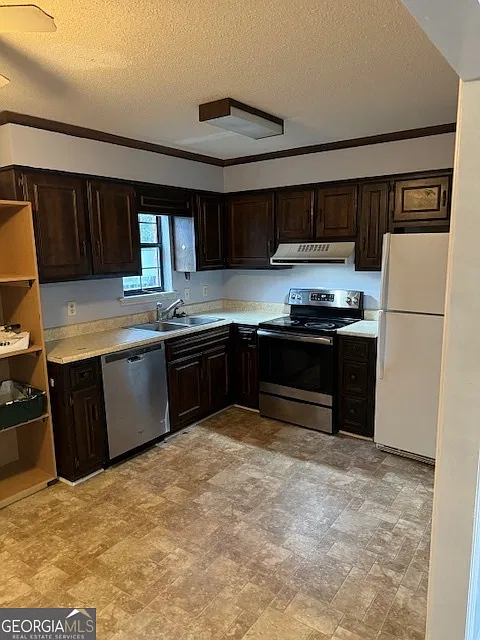 80 E Jones Ave — Photo 4