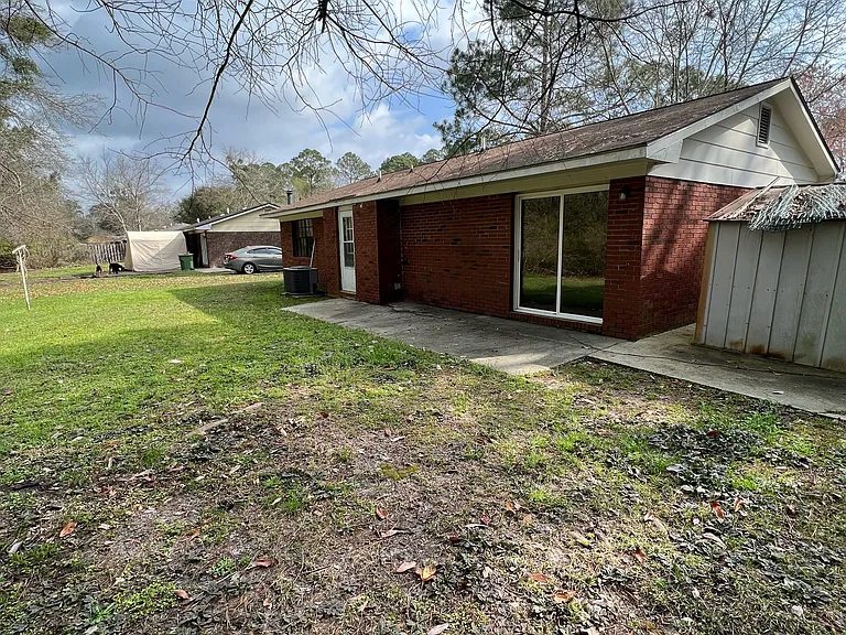 1097 Live Oak Dr — Photo 9