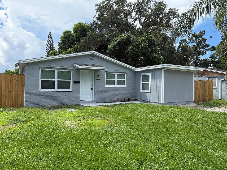 5896 92nd Ave