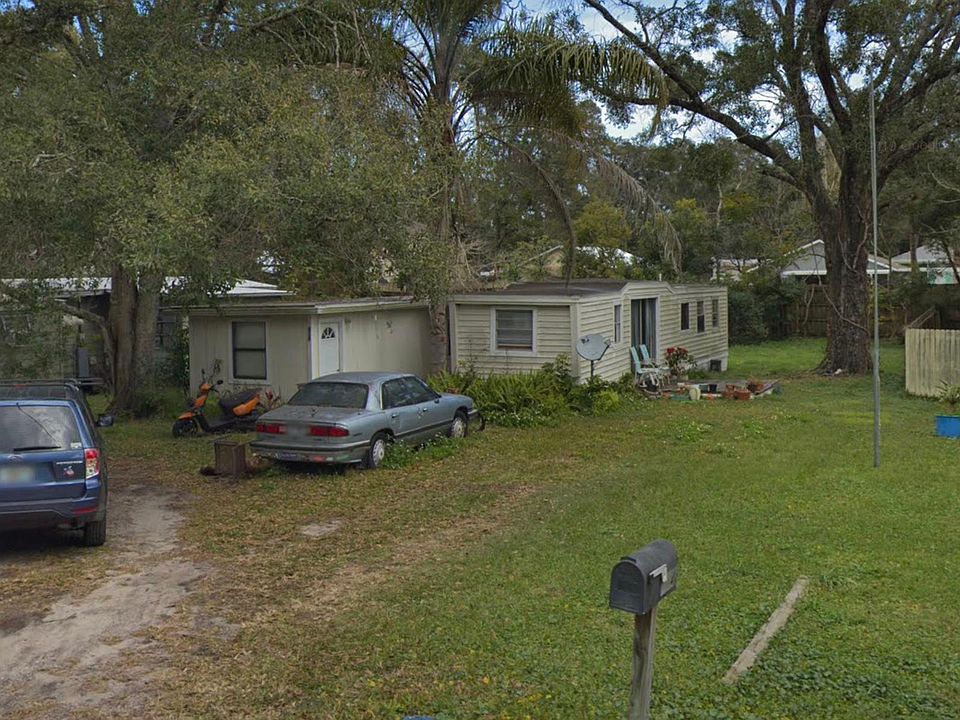 2nd image of 828 Francis St