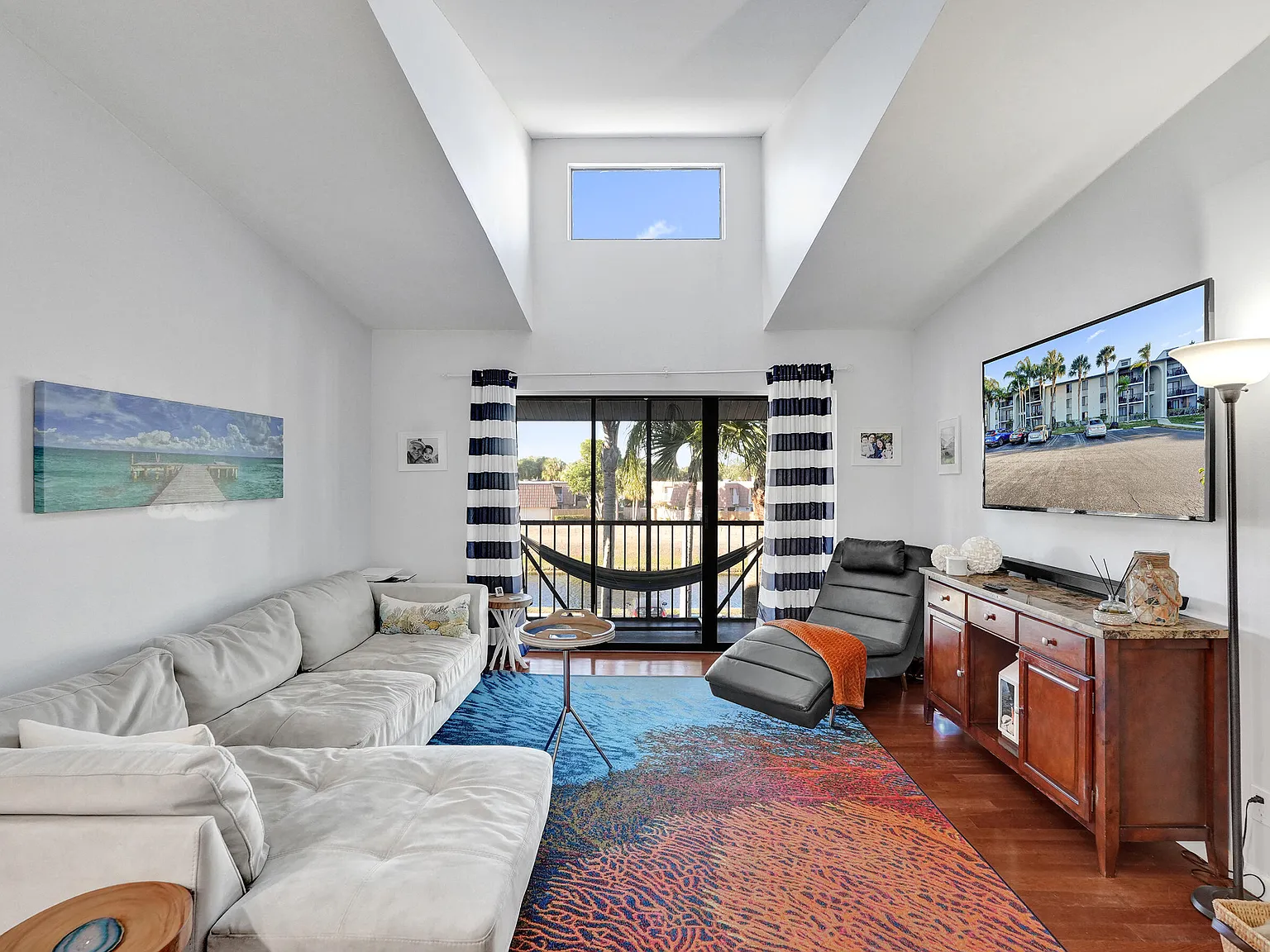 2 bed, 2.0 bath, 1064 sqft, $2,200 — Photo 1