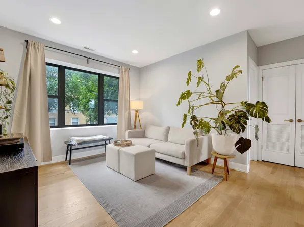3800 W Altgeld St #203, Chicago, IL 60647