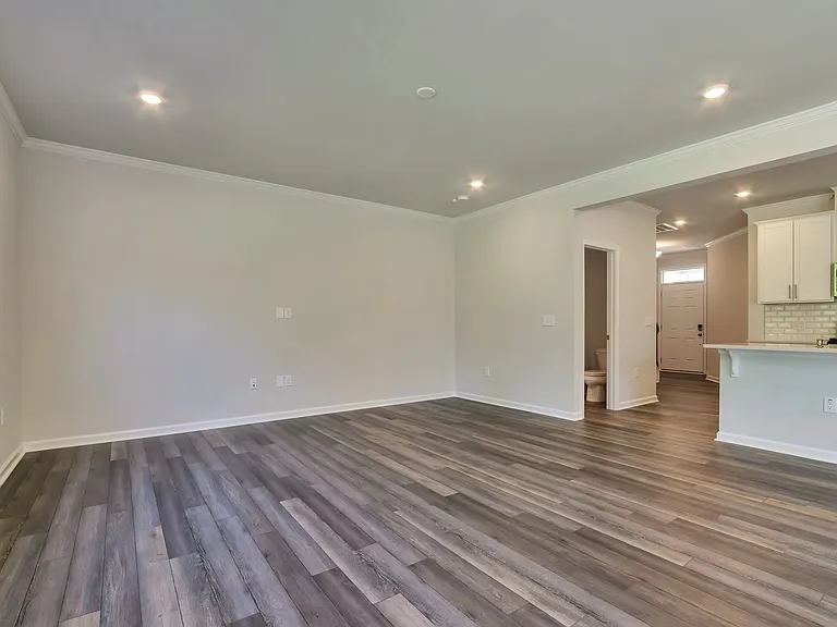 5714 Woodlawn Dr — Photo 4