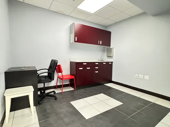 8686 Bay Parkway image 12 of 12