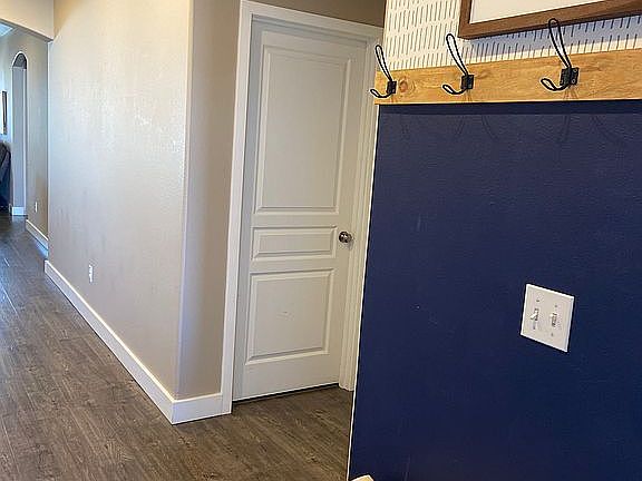 3rd image of 430 S Trillium Way