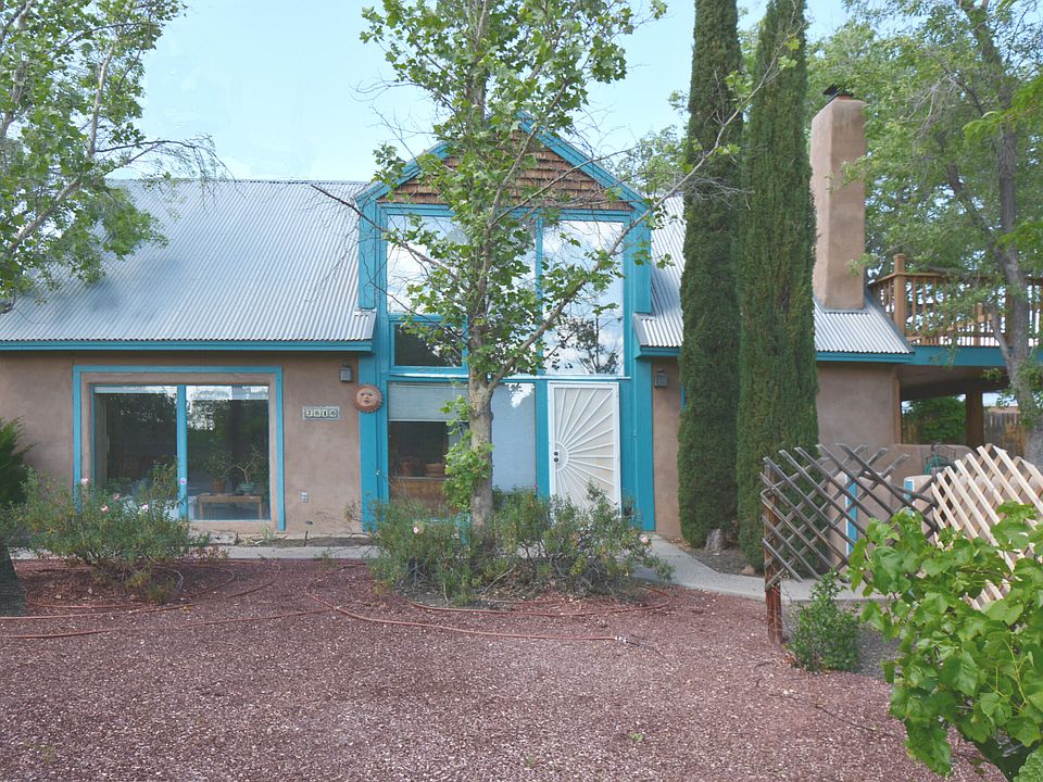 1st image of 3816 Manchester Dr NW
