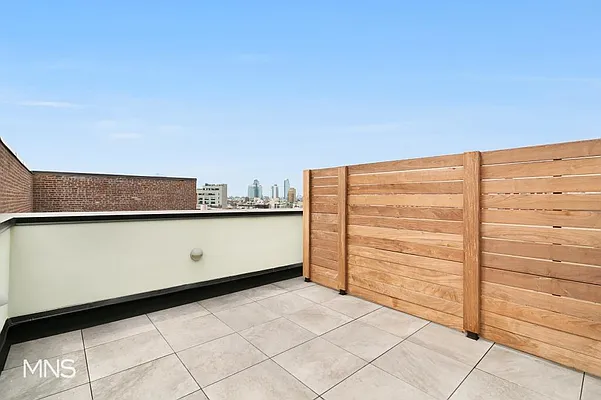 Rented by MNS | media 52