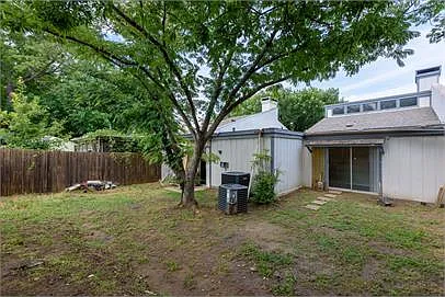 Building Photo - 2709 N Bell Ave #2