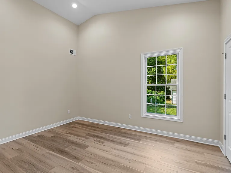 1562 Lincoln Ave — Photo 36