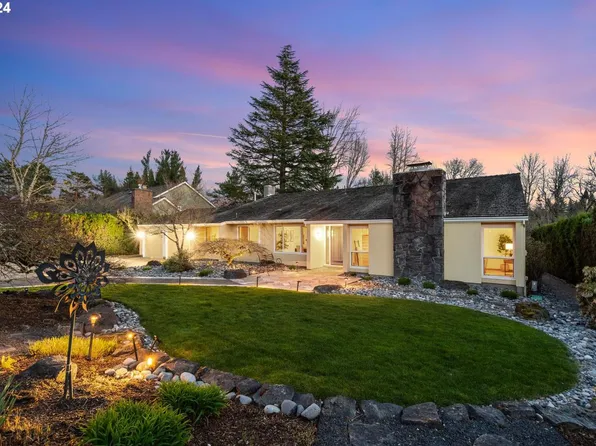 2720 NW Circle A Dr, Portland, OR 97229
