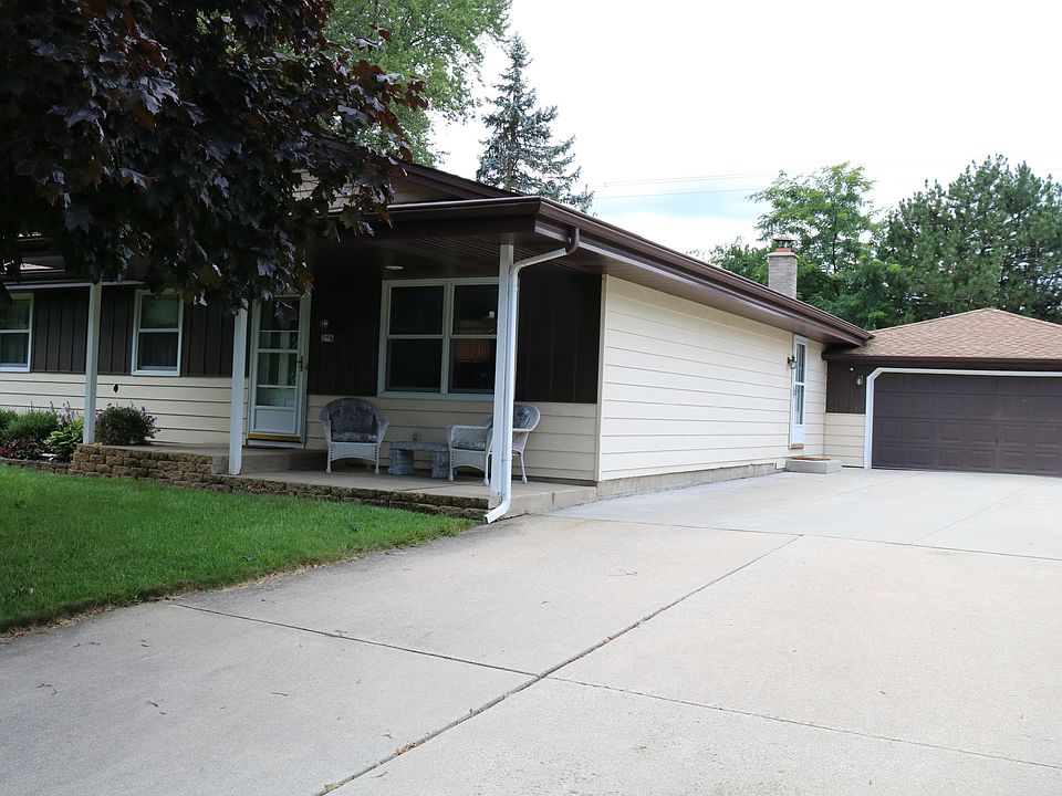 1st image of 206 Municipal Dr