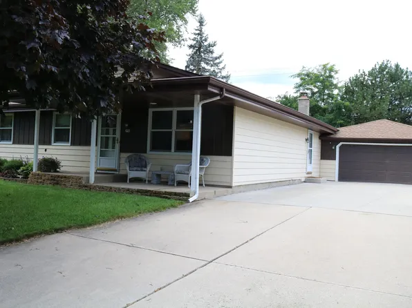 206 Municipal Dr, West Bend, WI 53095