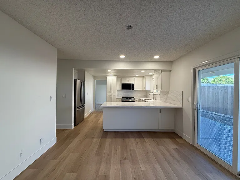 1120 Village Dr — Photo 26