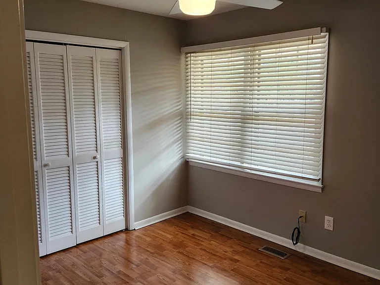 Bedroom/large closet