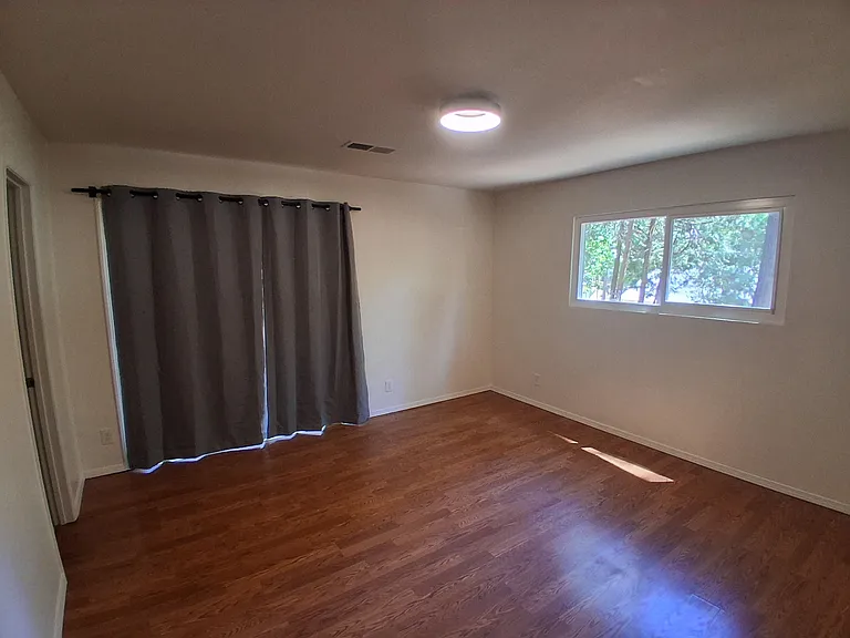 14359 Sinclair Cir — Photo 5
