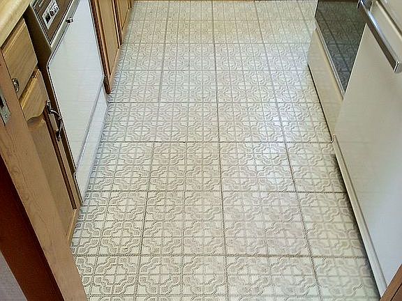 3rd image of 6471 Laurelhill Cir