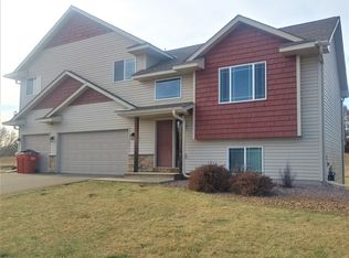 21650 Goldenrod St NW, Oak Grove, MN 55011